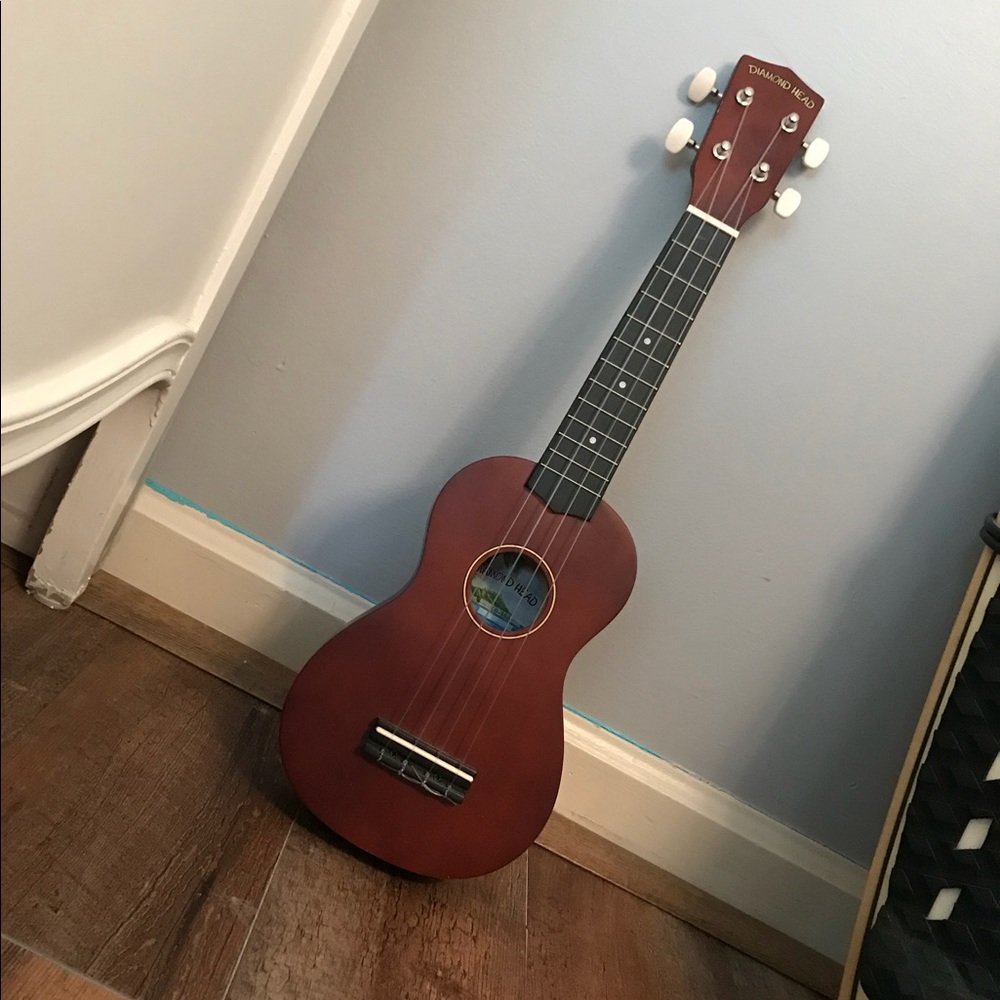 Diamond Head Oak Ukulele